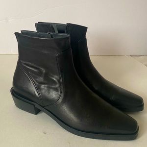 Sarto Yeni Block Heel Ankle Boot (7)